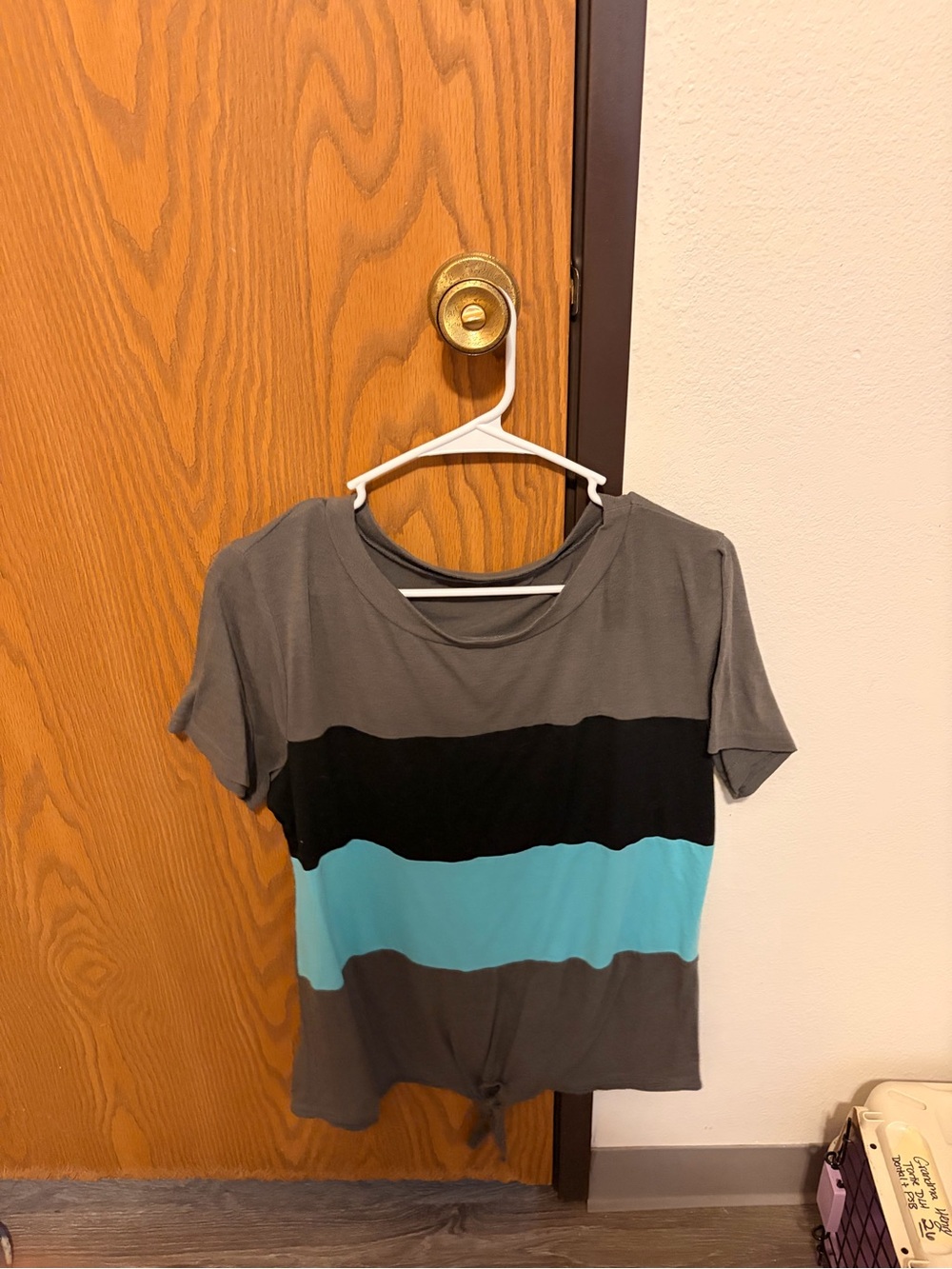 Women’s Short Sleeve Colorblock Top in Gray, Black & Teal